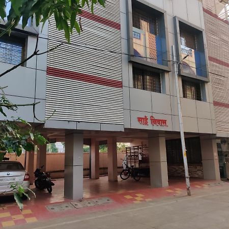 Sai Niwas Hotel Shirdi Bagian luar foto